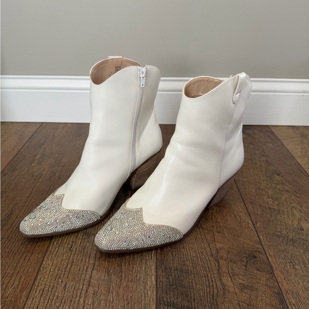 ARULA White Rhinestone-Tip Heeled Ankle Boots